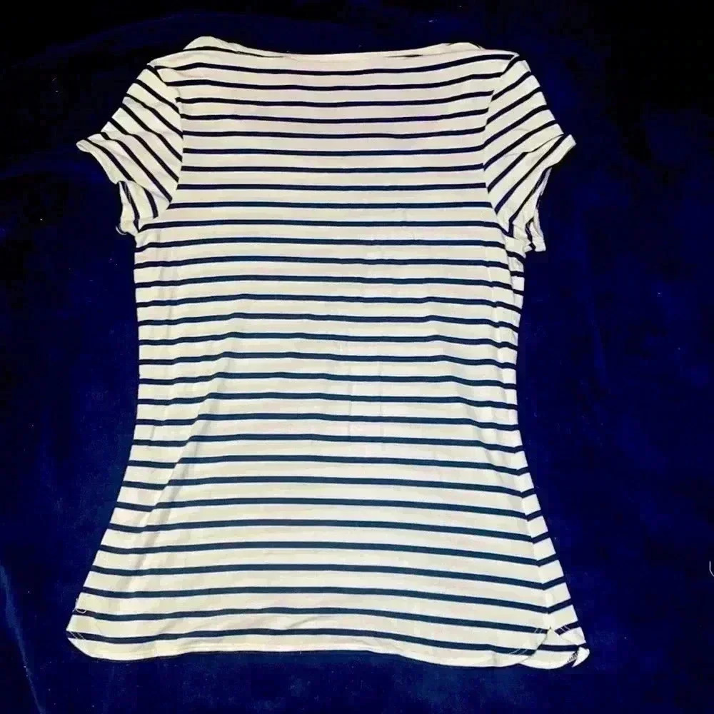 Max Studio Tee - Picture 2 of 3